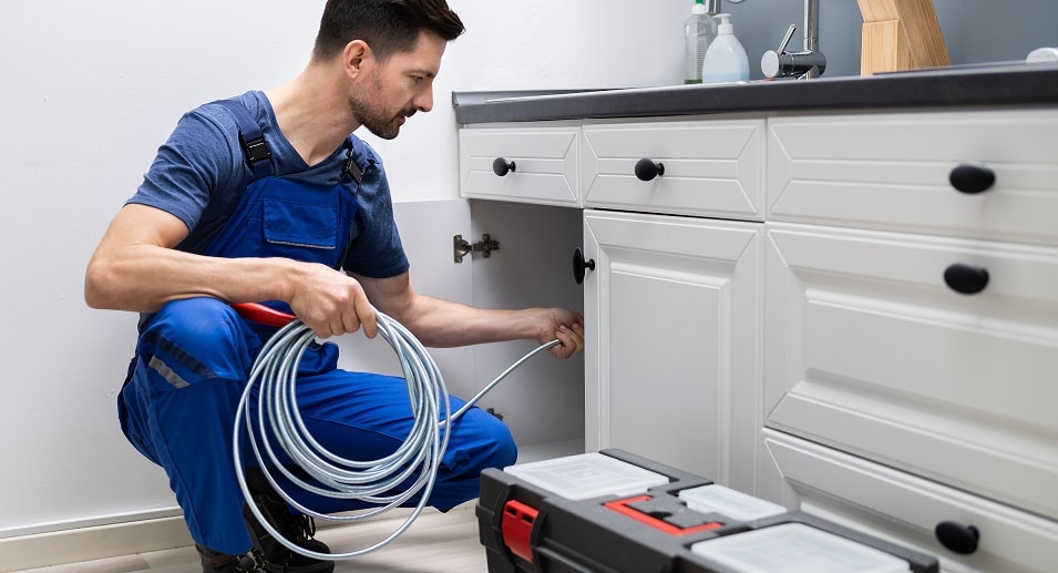 Fuite d’Eau à Paris : Quand l&rsquo;Assurance Peut-elle Prendre en Charge les Coûts ?