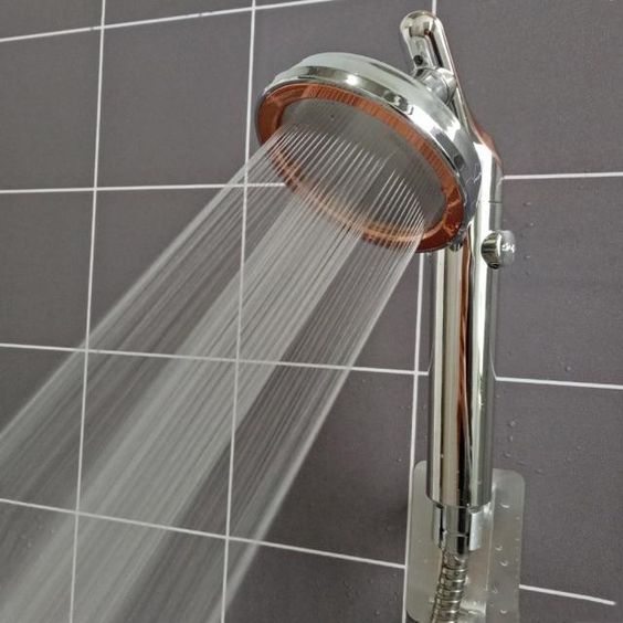 Quantité d’eau perdue avec installations avec haute pression – Plombier Paris
