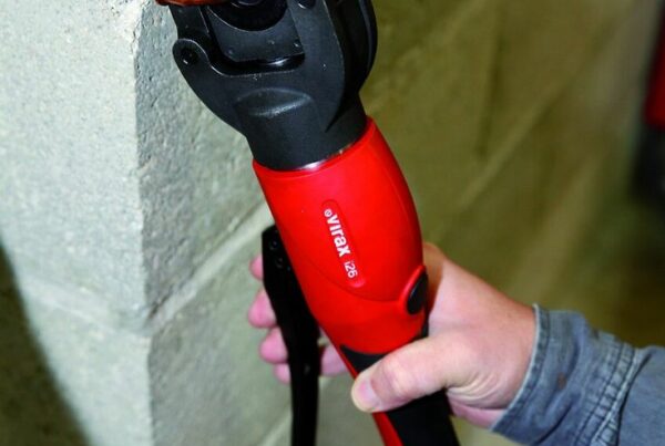 Comment utiliser une presse à sertir manuelle hydraulique ?